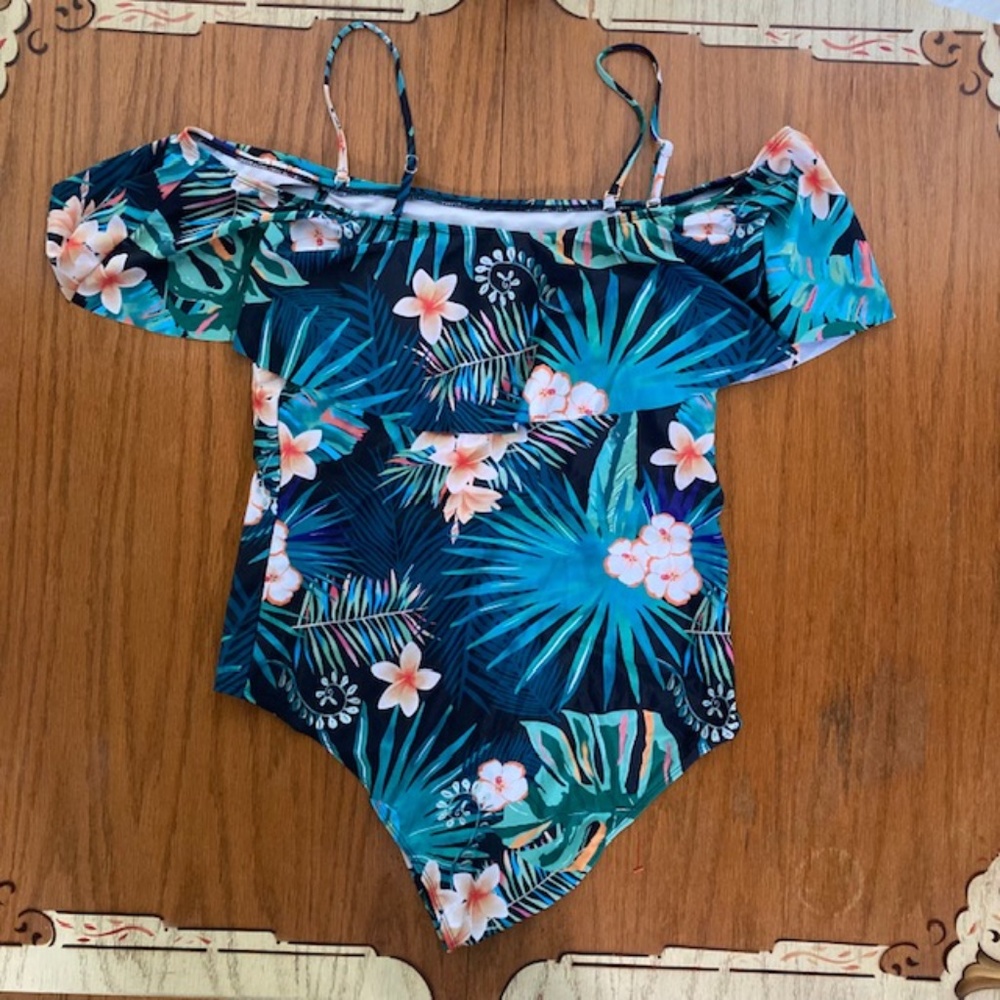 ONE PIECE woman’s bathing suit